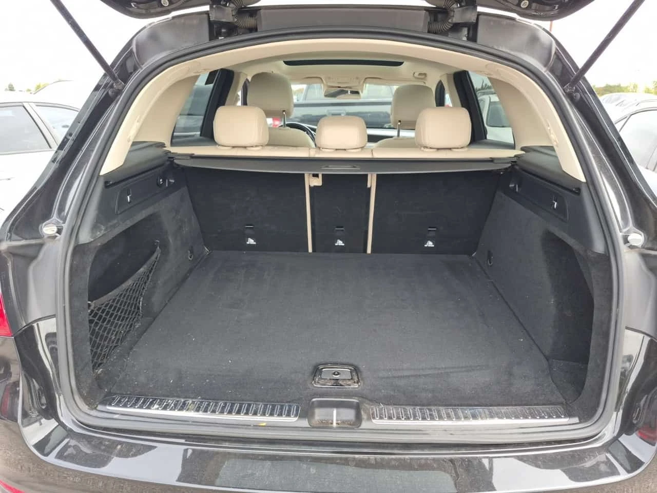 Mercedes-Benz GLC * 4matic * ПОДГРЕВ * CARFAX * , снимка 14 - Автомобили и джипове - 56324780