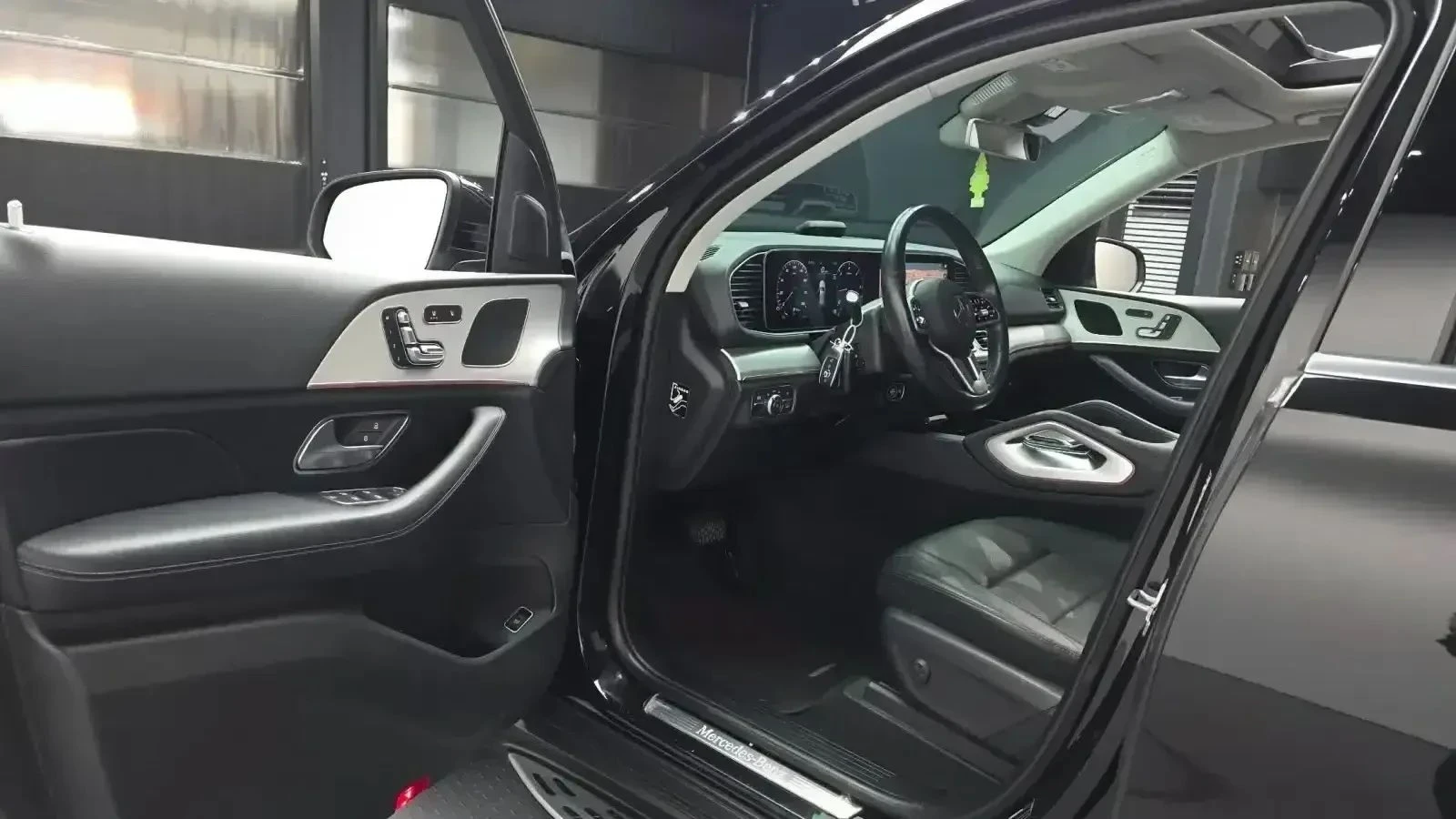 Mercedes-Benz GLE 300, снимка 6 - Автомобили и джипове - 56738434