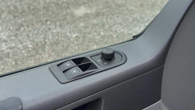 VW T5 2.5TDi 4х4 8+ 1места Klima 6ск., снимка 9 - Бусове и автобуси - 53593211