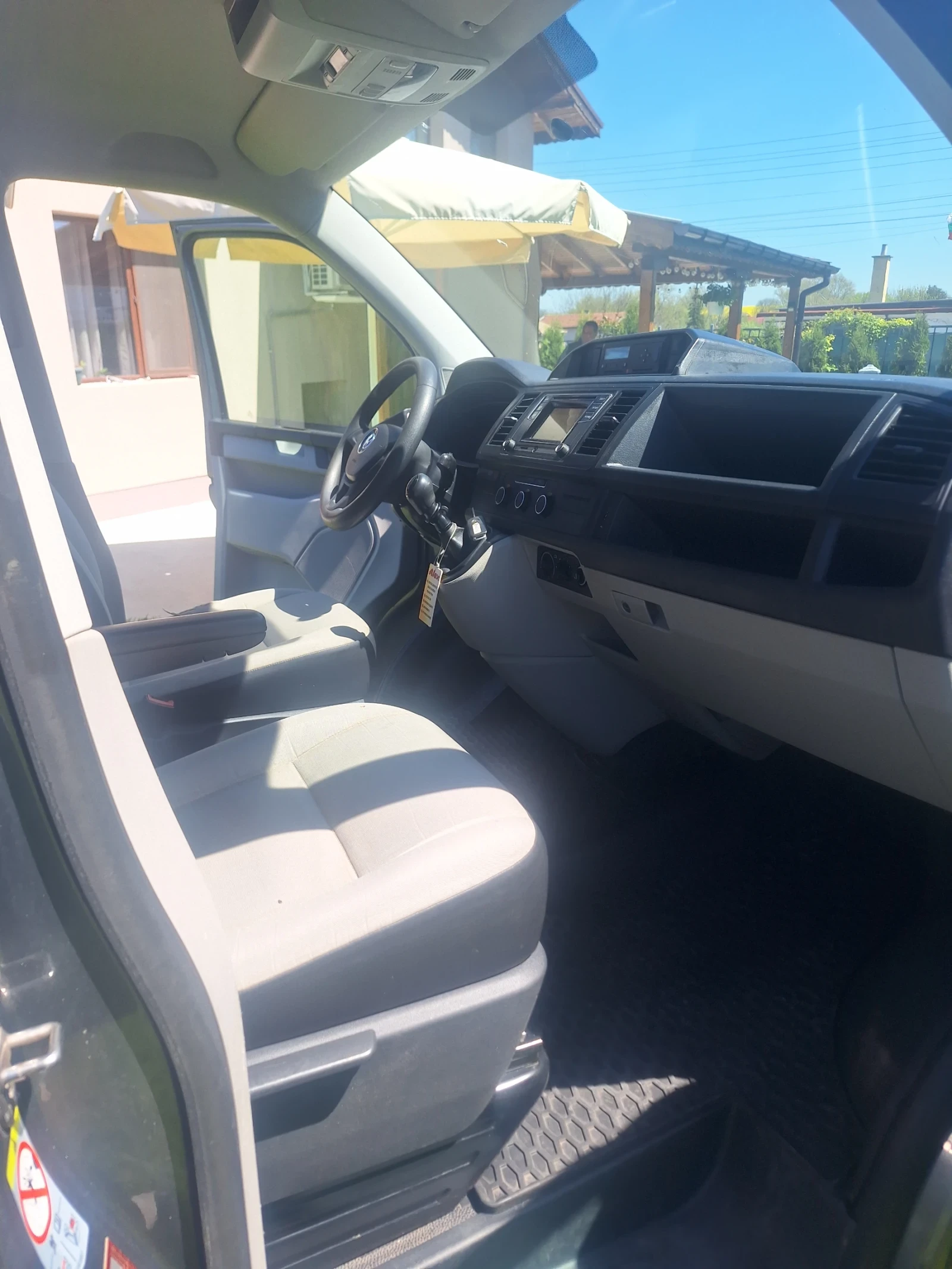 VW Transporter T6, снимка 10 - Бусове и автобуси - 54329390