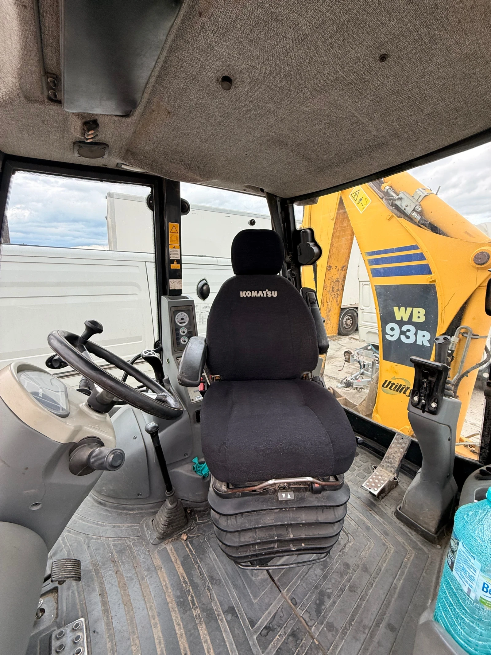 Багер Komatsu WB93R ТОП ТОП ТОП  ДЖОЙСТИЦИ, снимка 13 - Индустриална техника - 54886141