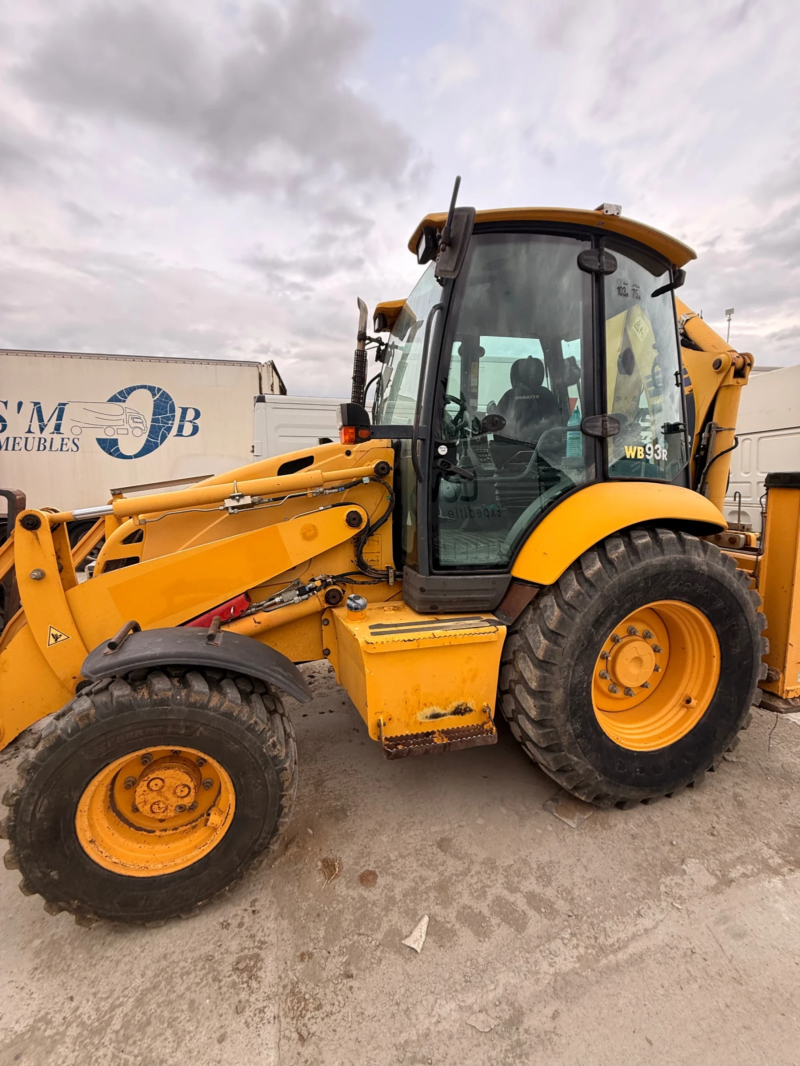 Багер Komatsu WB93R ТОП ТОП ТОП  ДЖОЙСТИЦИ, снимка 14 - Индустриална техника - 54886141