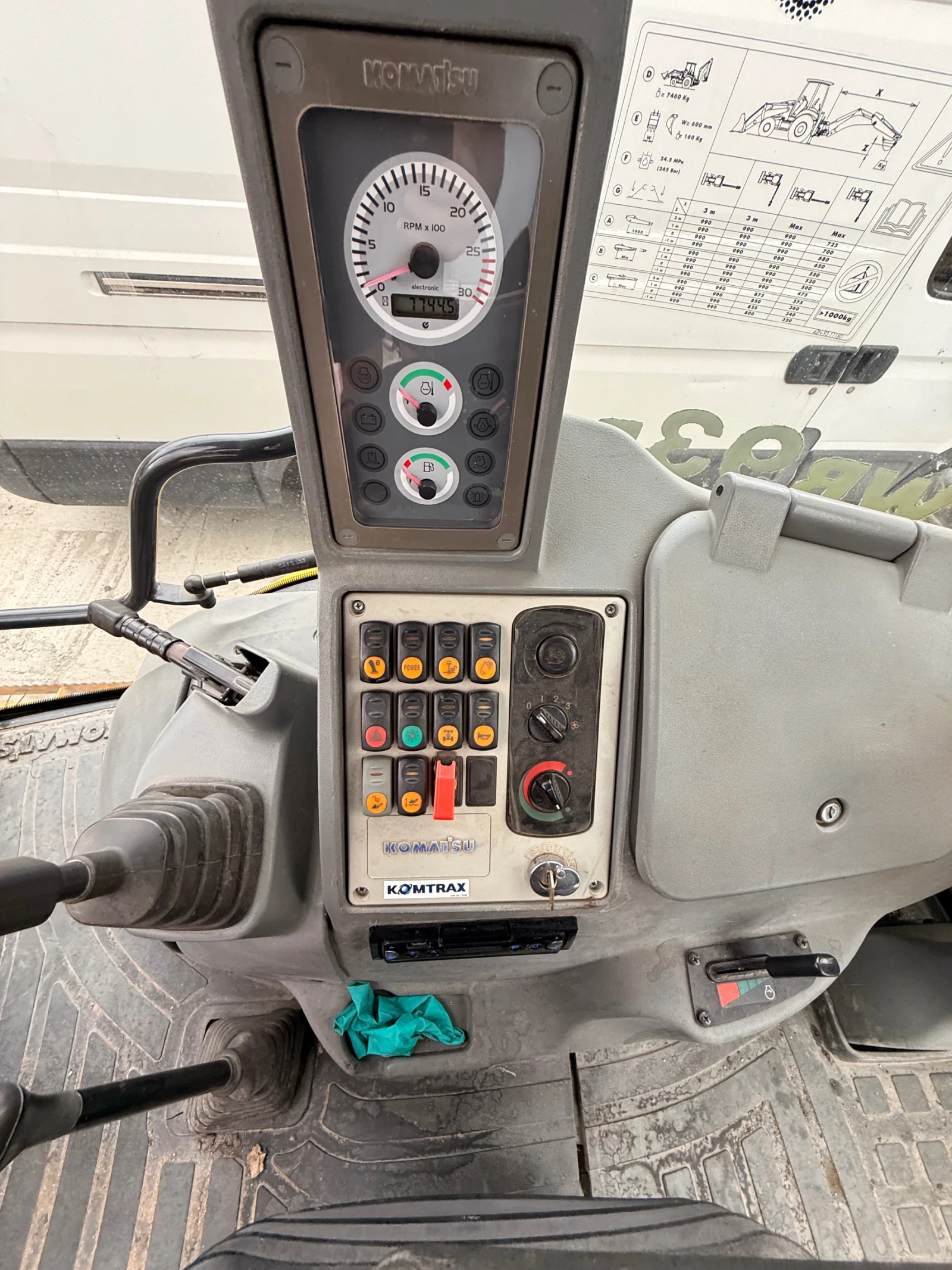 Багер Komatsu WB93R ТОП ТОП ТОП  ДЖОЙСТИЦИ, снимка 11 - Индустриална техника - 54886141