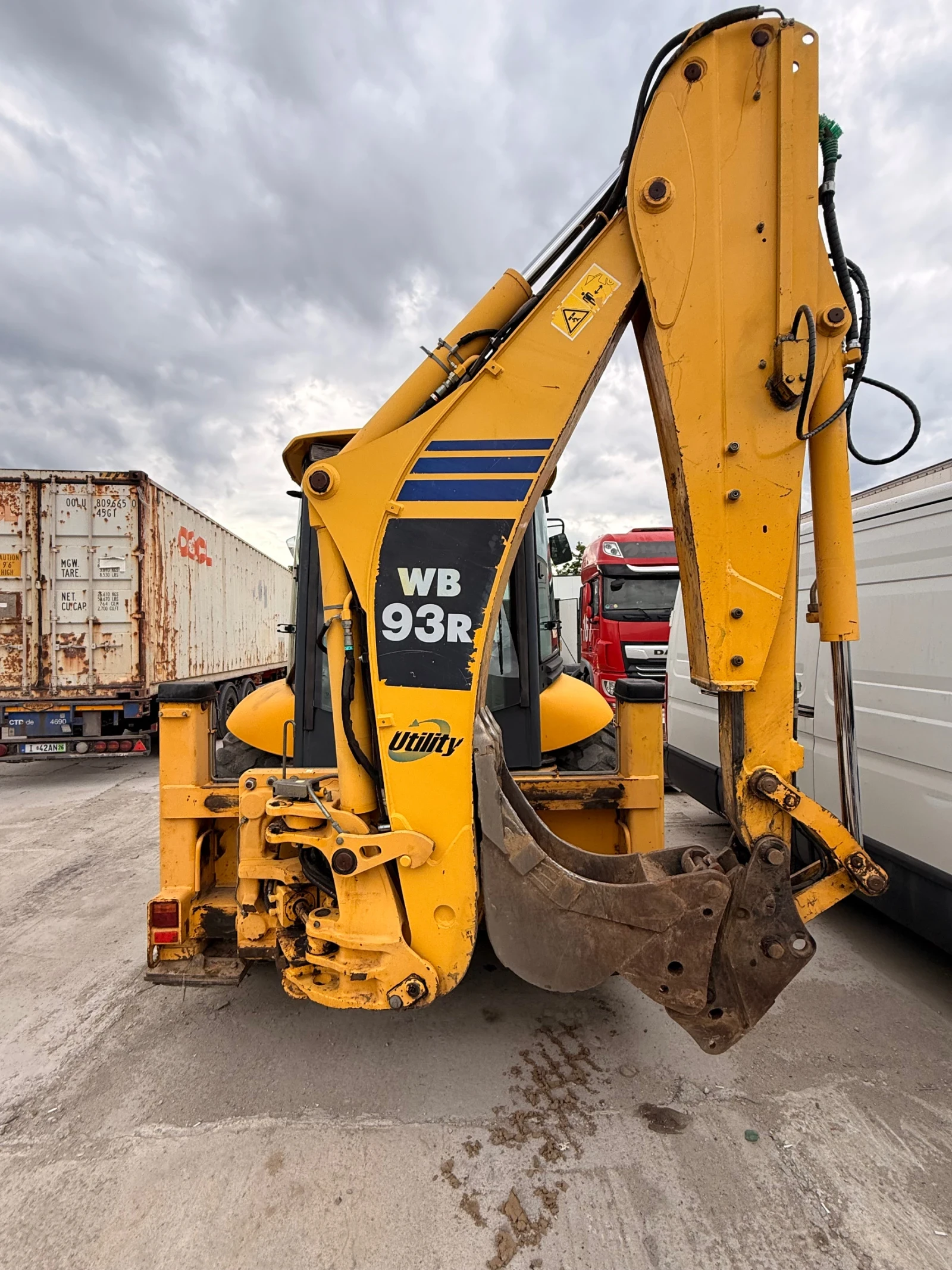 Багер Komatsu WB93R ТОП ТОП ТОП  ДЖОЙСТИЦИ, снимка 8 - Индустриална техника - 54886141