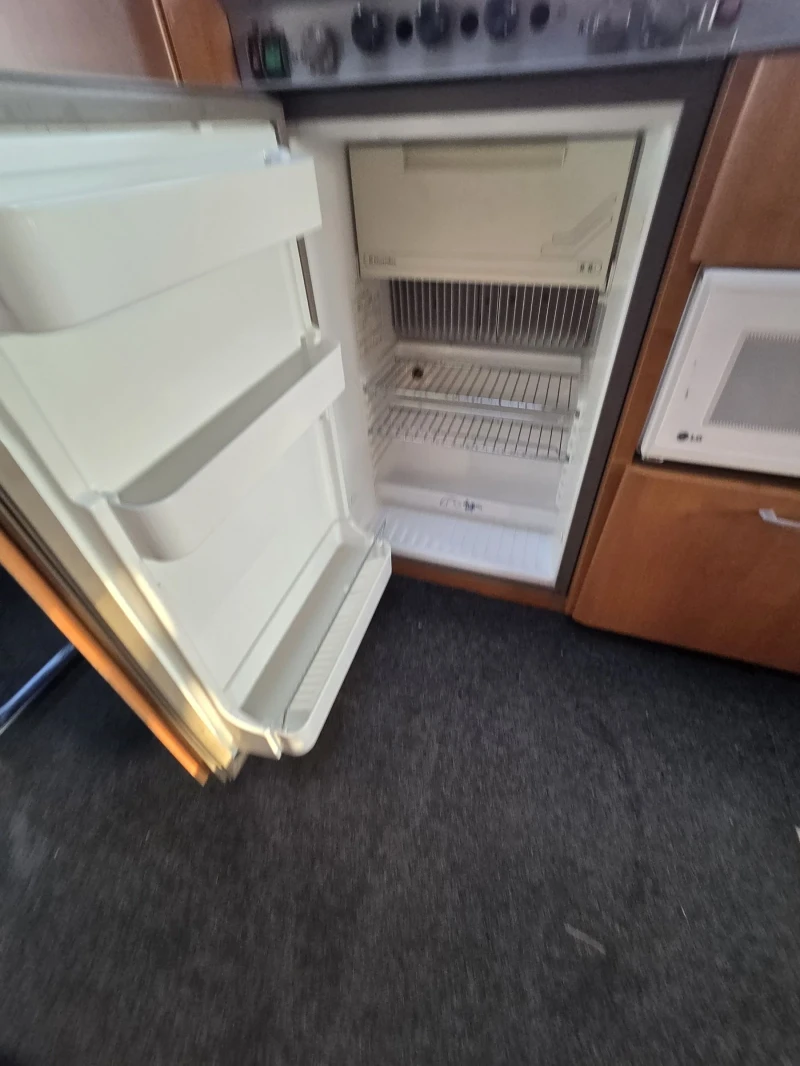 Каравана Hobby 545, снимка 15 - Каравани и кемпери - 51098106