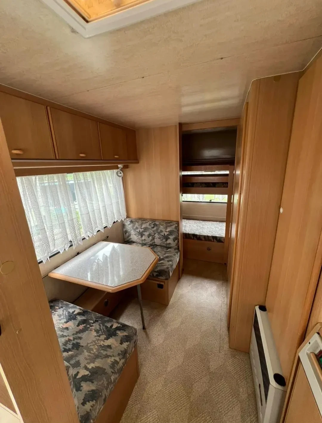 �������� Adria Deluks | Mobile.bg � ����������� 3