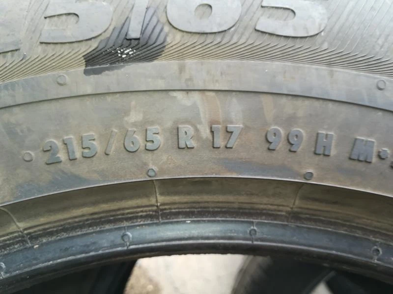 Гуми Зимни 215/65R17, снимка 6 - Гуми и джанти - 30255103