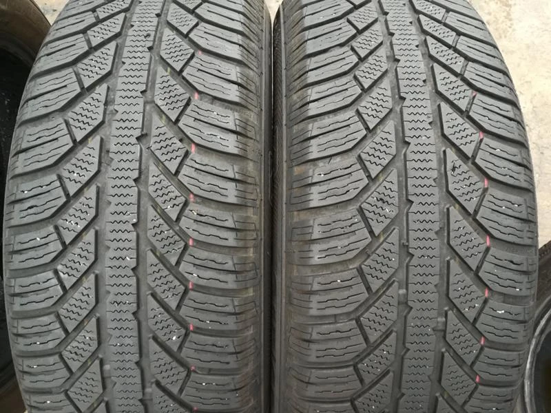 Гуми Зимни 215/65R17, снимка 1 - Гуми и джанти - 30255103