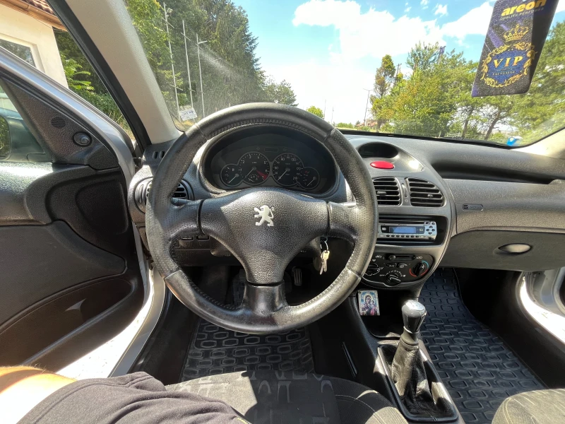 Peugeot 206 1.6i, снимка 11 - Автомобили и джипове - 47108487