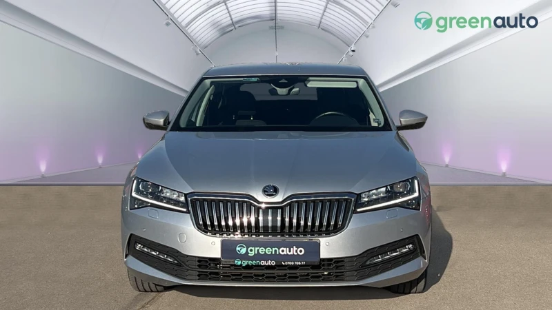 Skoda Superb 2.0 TDi DSG, снимка 4 - Автомобили и джипове - 48142268