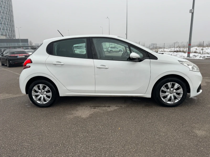 Peugeot 208 1.5e-HDI-6ск-NAVI-5 места, снимка 7 - Автомобили и джипове - 48720109