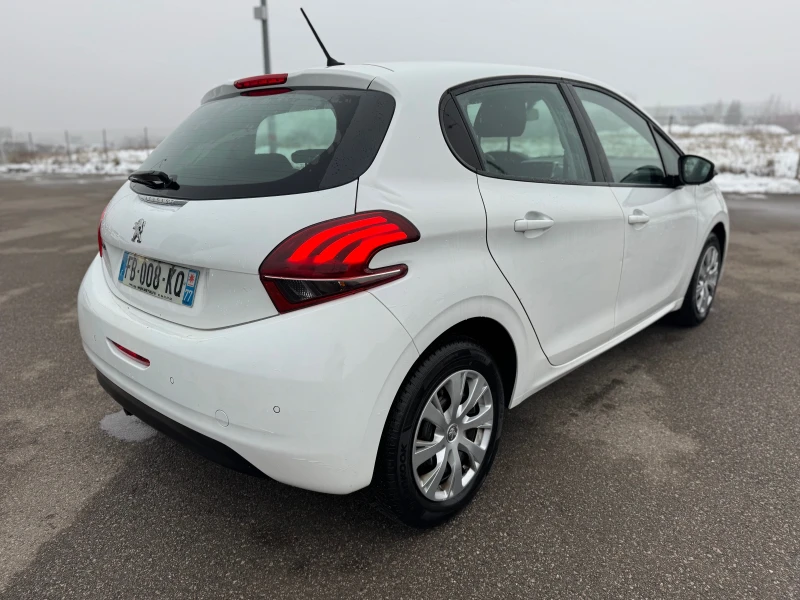 Peugeot 208 1.5e-HDI-6ск-NAVI-5 места, снимка 8 - Автомобили и джипове - 48720109