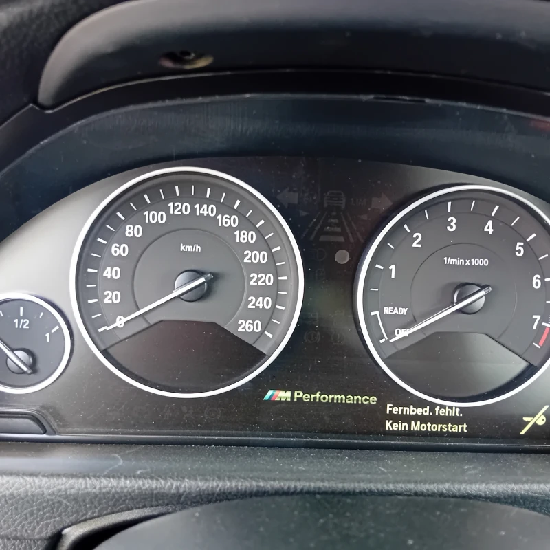 BMW 320 xDrive !!!!!!! Уникат !!!!, снимка 15 - Автомобили и джипове - 51512492