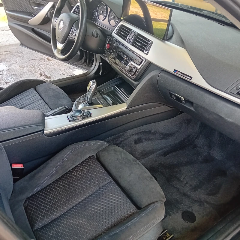 BMW 320 xDrive !!!!!!! Уникат !!!!, снимка 10 - Автомобили и джипове - 51512492