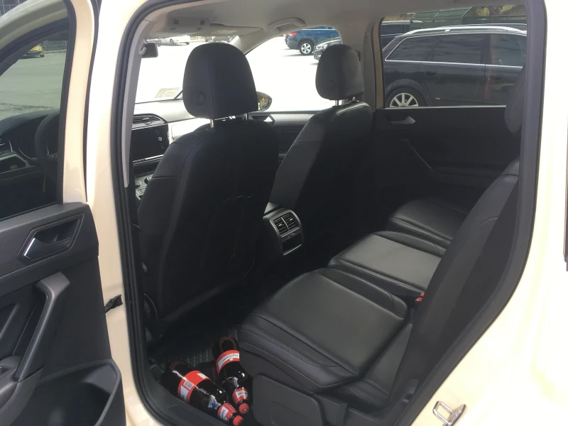 VW Touran 2.0TDI DSG 116ps, снимка 13 - Автомобили и джипове - 52357932