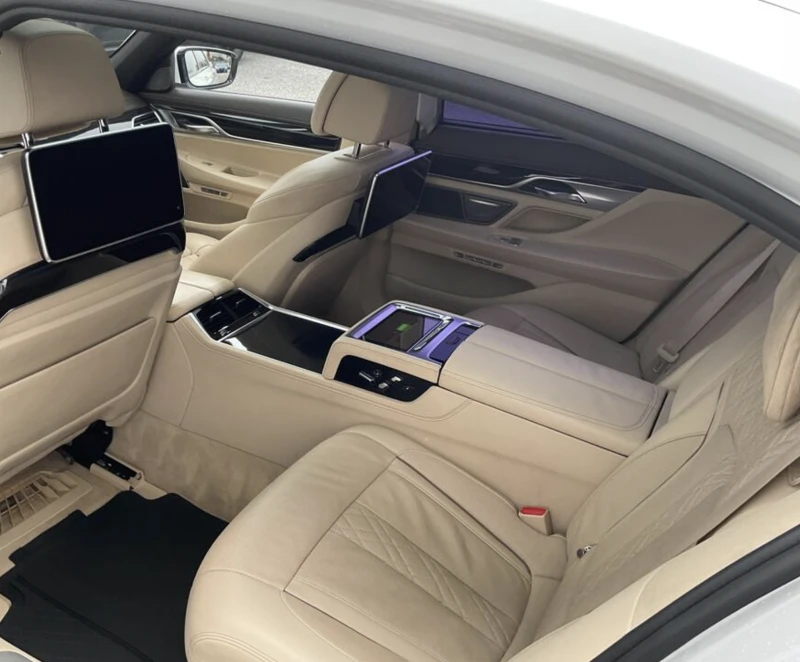 BMW 750 LONG* M-pack* HARMAN/KARDON* ОБДУХ* МОНИТОРИ* PANO, снимка 16 - Автомобили и джипове - 52753108