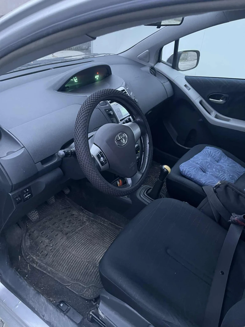 Toyota Yaris, снимка 10 - Автомобили и джипове - 52787090