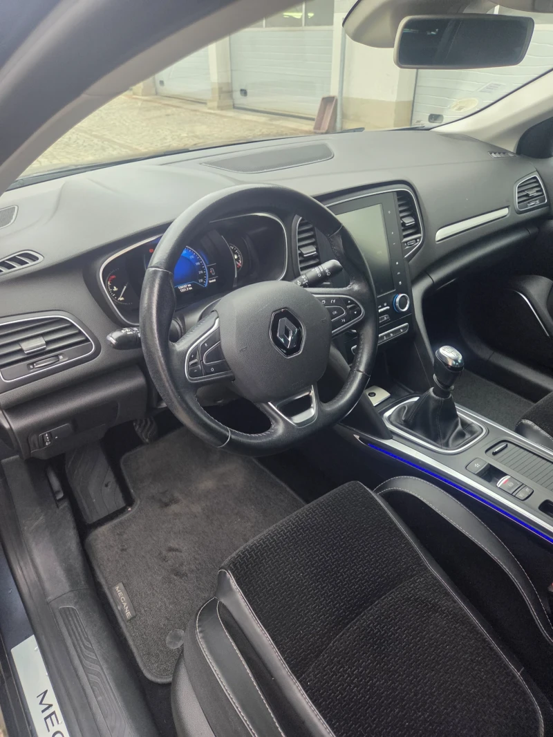 Renault Megane 1.6dci, снимка 2 - Автомобили и джипове - 53020888