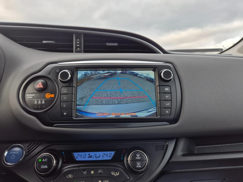 Toyota Yaris 1.5HYBRID* 90000km* NAVI* KAMERA* , снимка 15 - Автомобили и джипове - 53396244