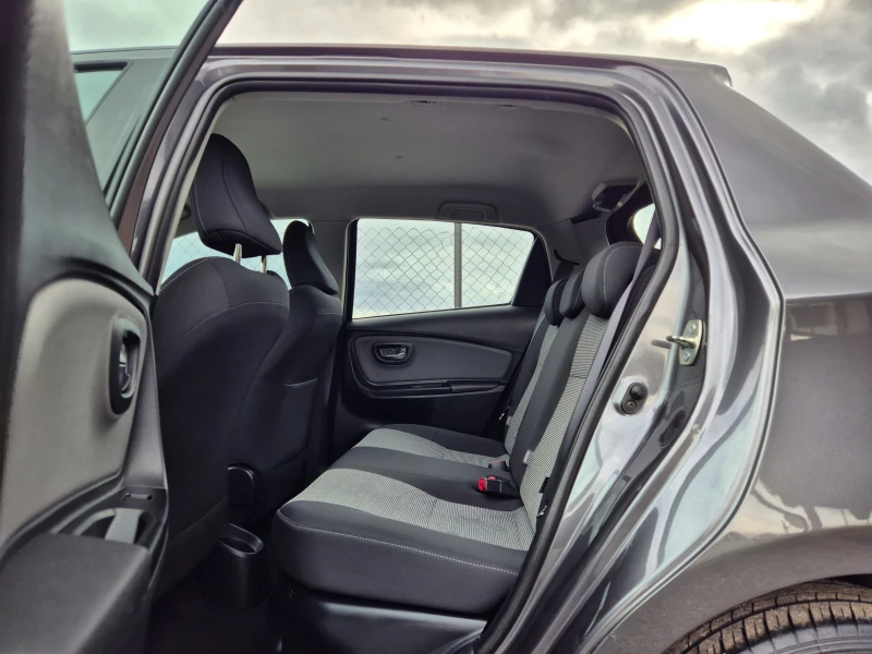 Toyota Yaris 1.5HYBRID* 90000km* NAVI* KAMERA* , снимка 11 - Автомобили и джипове - 53396244