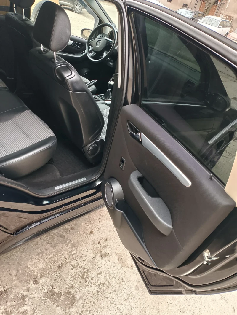 Mercedes-Benz B 200 sport ! , снимка 6 - Автомобили и джипове - 53478029