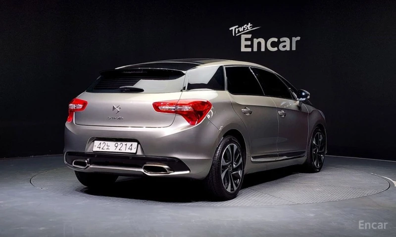 DS DS 5, снимка 2 - Автомобили и джипове - 53536360