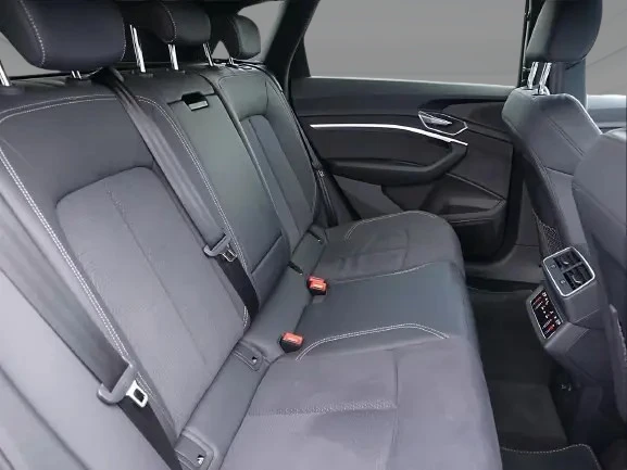 Audi E-Tron 55 Quattro = S-line = Гаранция - изображение 7