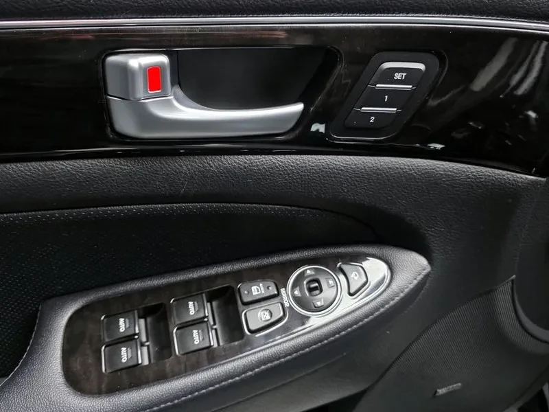 Hyundai Genesis 3.3, снимка 14 - Автомобили и джипове - 54618163