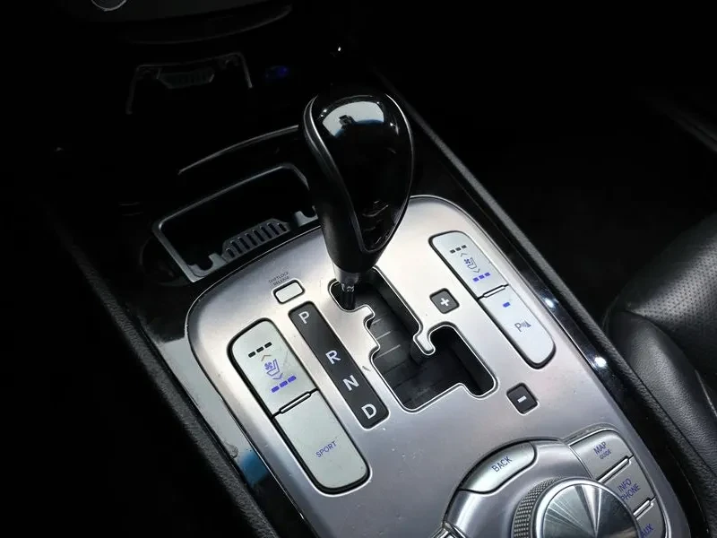 Hyundai Genesis 3.3, снимка 9 - Автомобили и джипове - 54618163