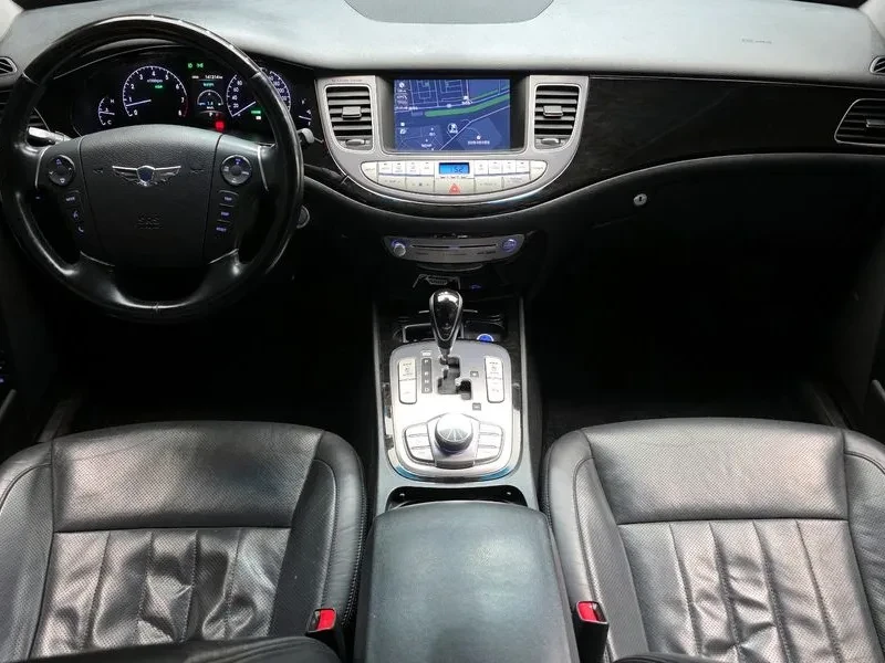 Hyundai Genesis 3.3, снимка 7 - Автомобили и джипове - 54618163