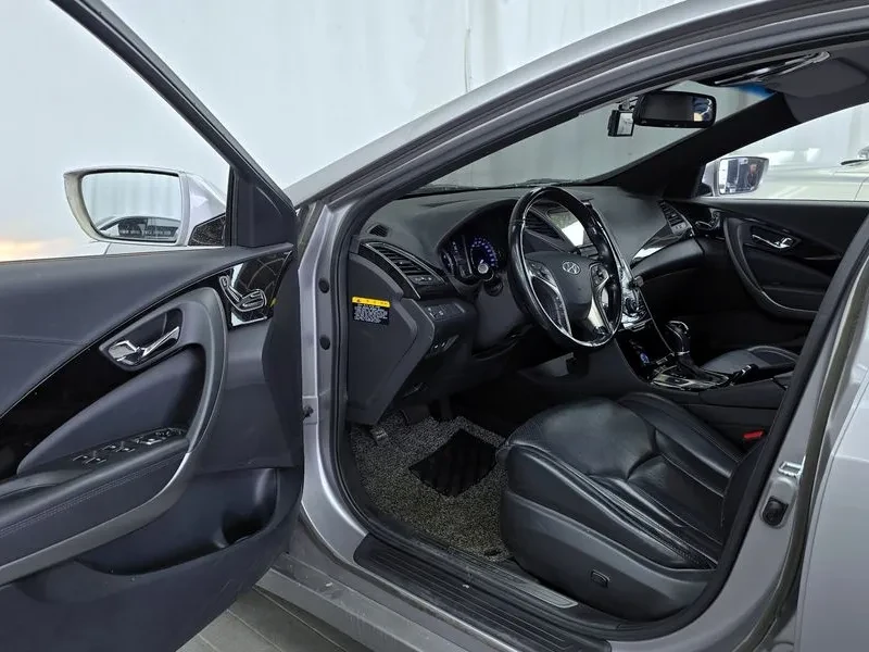 Hyundai Grandeur 2.4, снимка 10 - Автомобили и джипове - 54625777