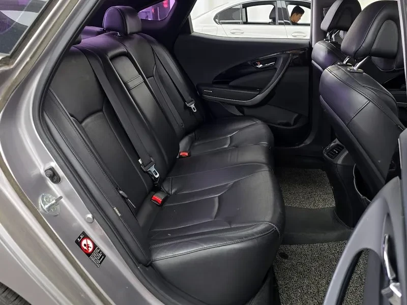 Hyundai Grandeur 2.4, снимка 11 - Автомобили и джипове - 54625777
