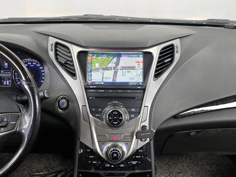 Hyundai Grandeur 2.4, снимка 12 - Автомобили и джипове - 54625777