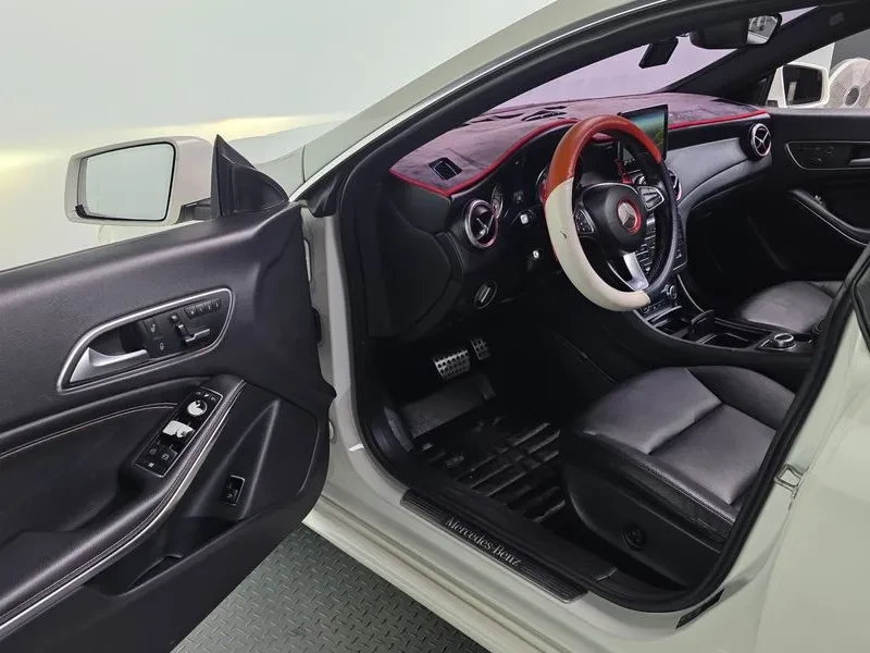Mercedes-Benz CLA 200 CDI 4MATIC, снимка 11 - Автомобили и джипове - 55097018