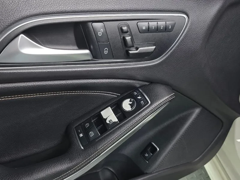 Mercedes-Benz CLA 200 CDI 4MATIC, снимка 17 - Автомобили и джипове - 55097018