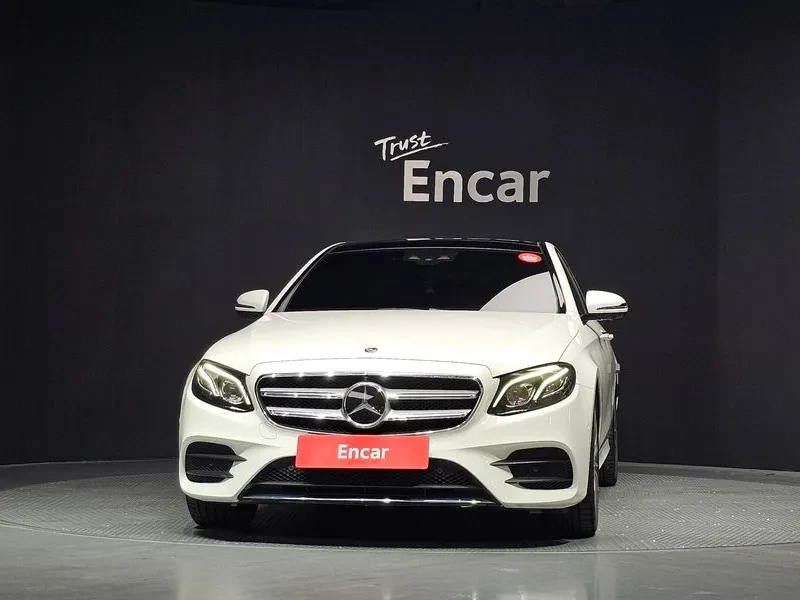 Mercedes-Benz E 350 4Matic Amg Line, снимка 3 - Автомобили и джипове - 55883791