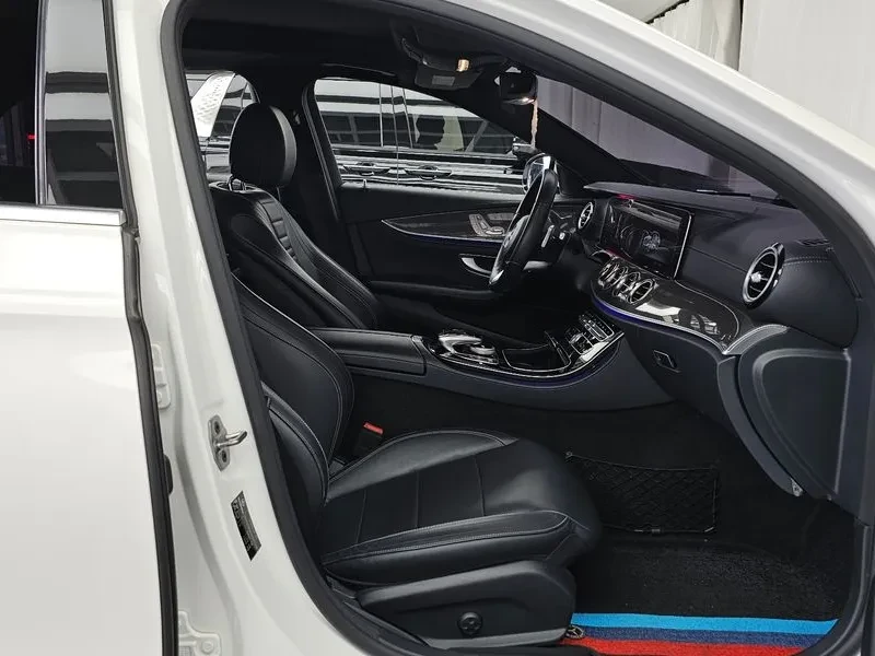 Mercedes-Benz E 350 4Matic Amg Line, снимка 11 - Автомобили и джипове - 55883791