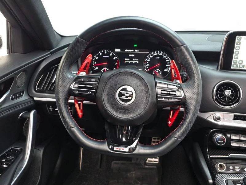 Kia Stinger 3.3 Turbo AWD| 370к.с., снимка 13 - Автомобили и джипове - 56170106