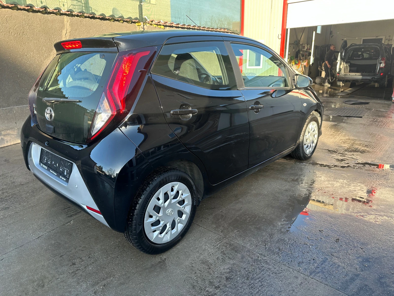 Toyota Aygo 1.0 vvt-i automat 16000км. - изображение 5