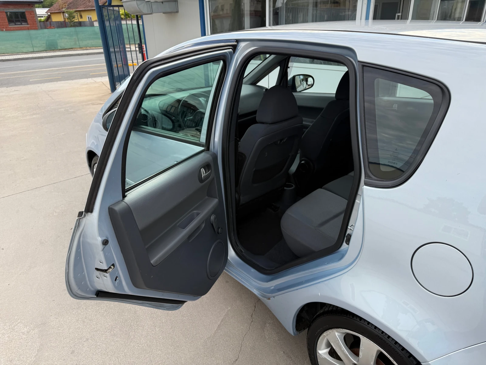 Mitsubishi Colt 1.3i | Mobile.bg — изображение 11