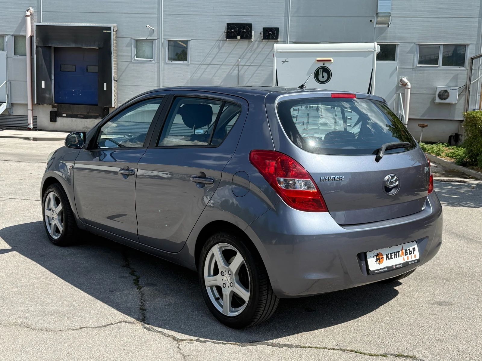 Hyundai I20 1.2i 78 к.с. Реални км  - изображение 3