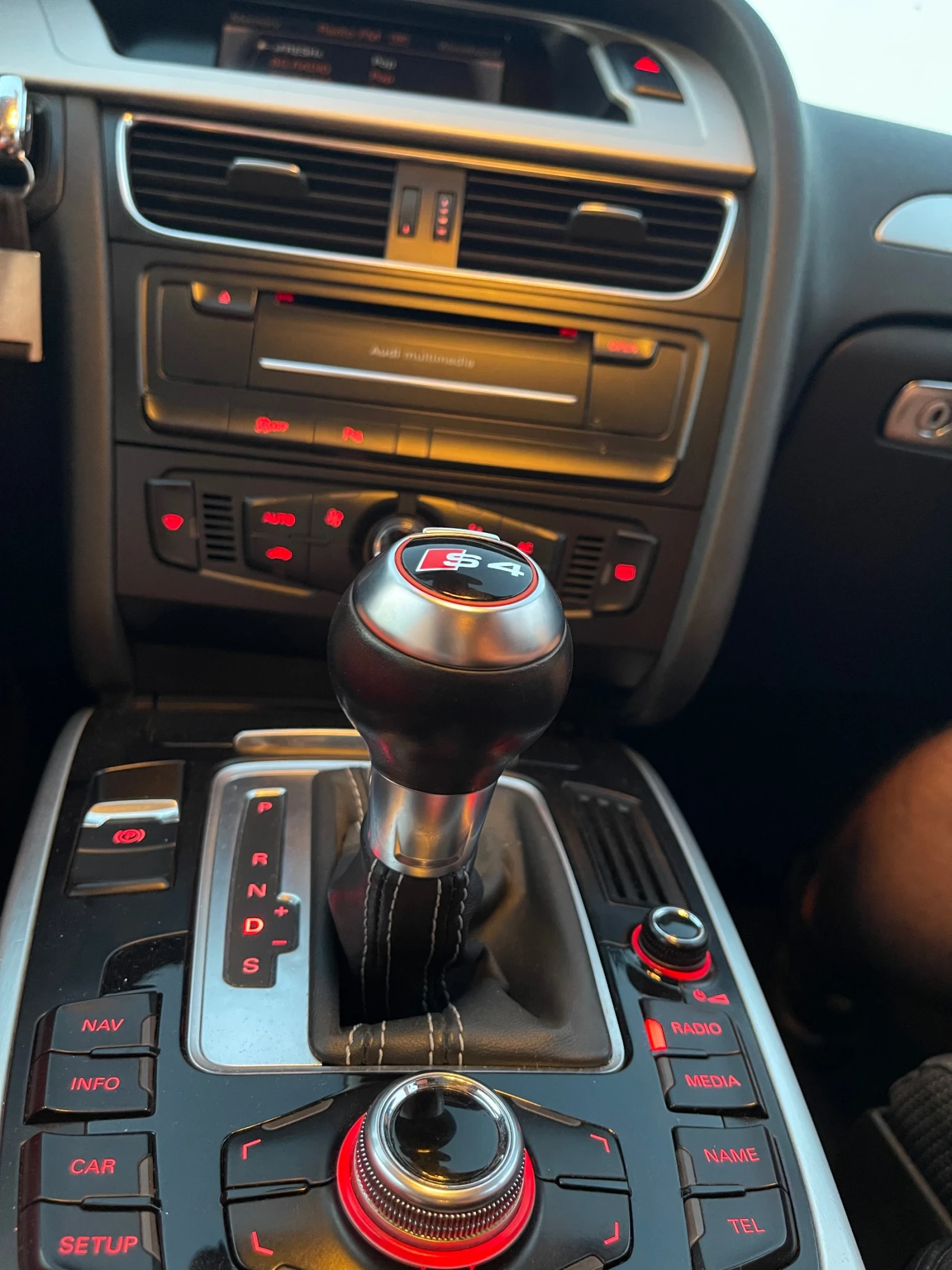 Audi A4 3.0TDI S4 pack - изображение 10