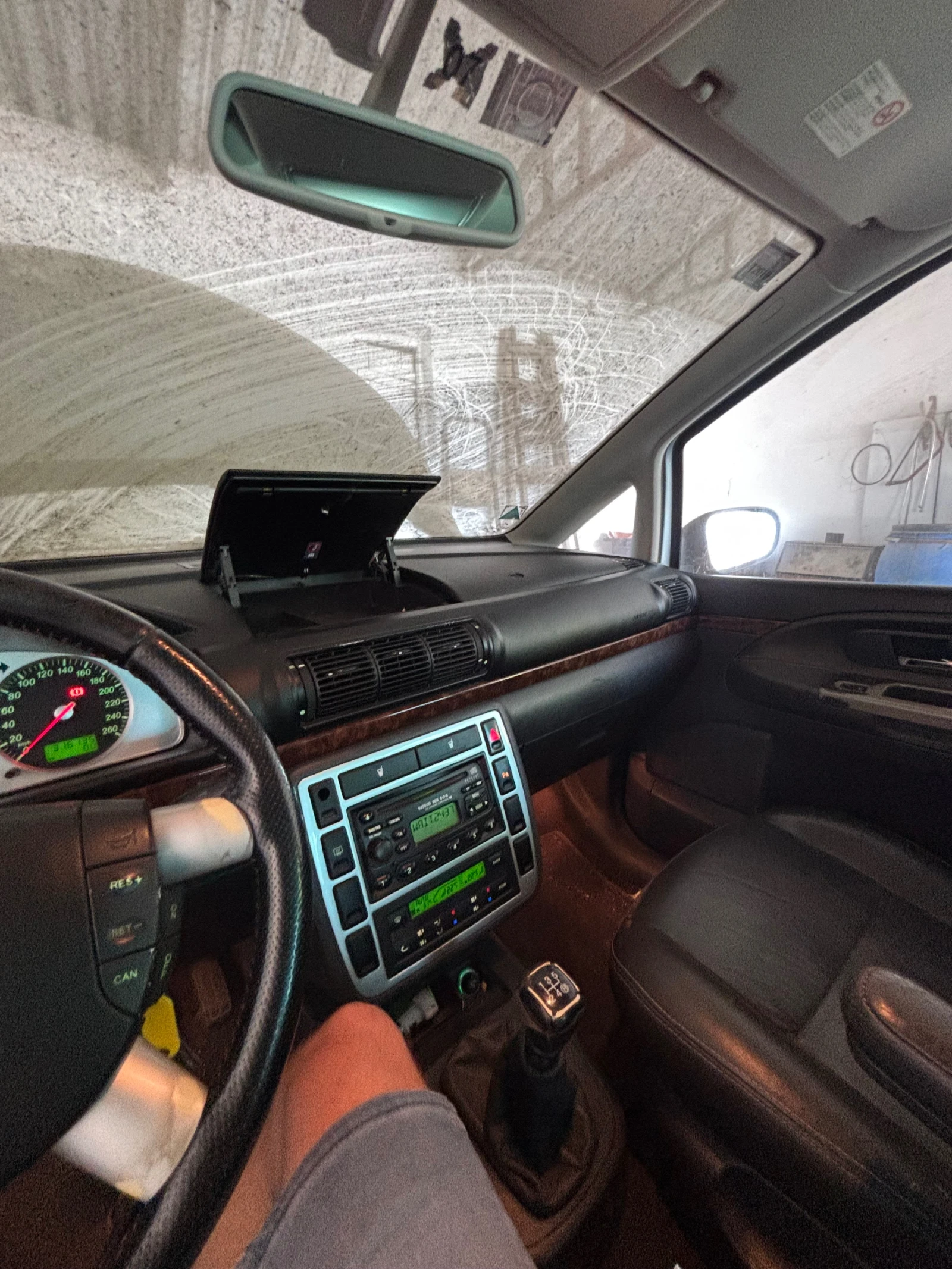 Ford Galaxy  - изображение 10