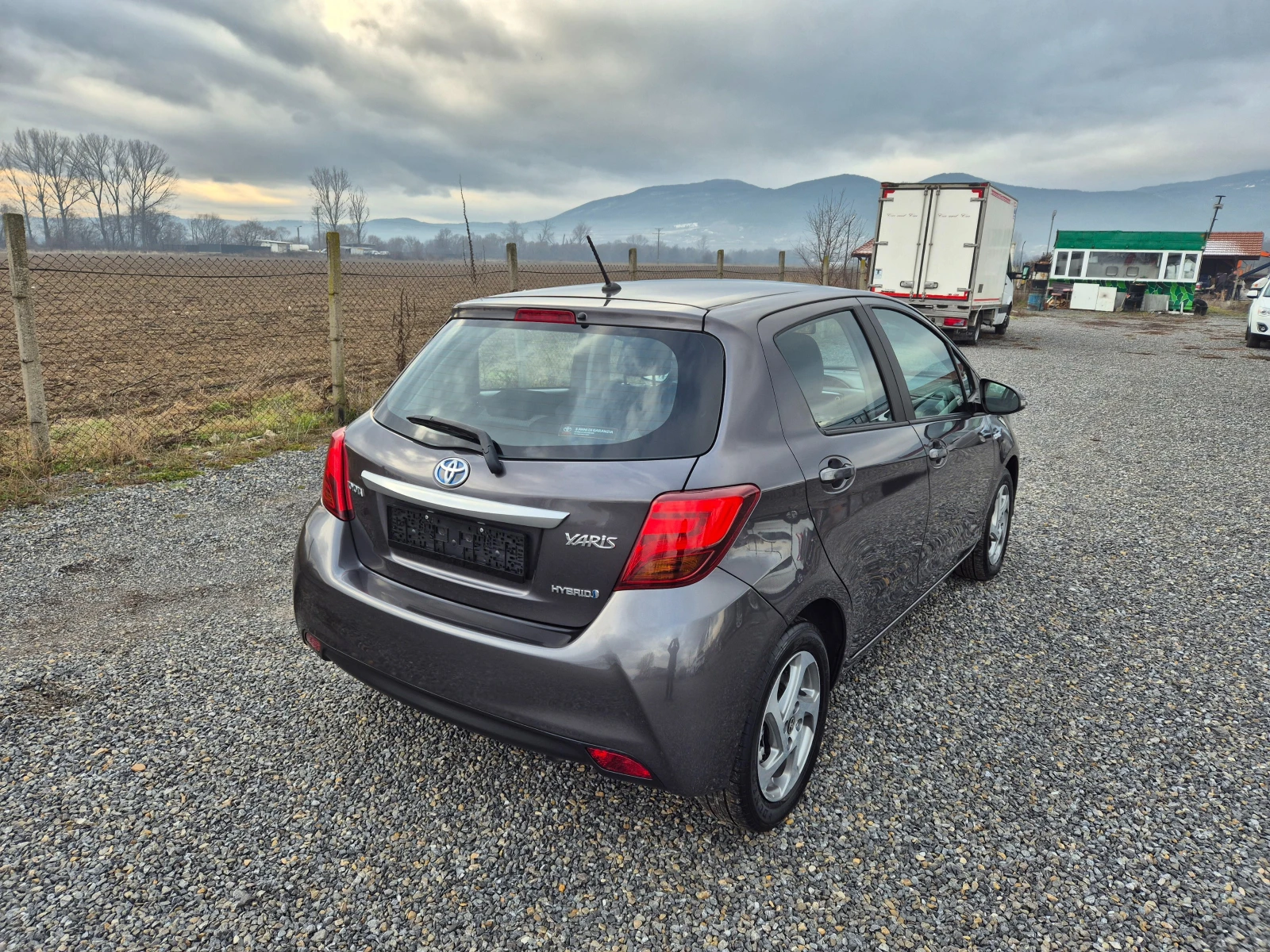 Toyota Yaris 1.5HYBRID* 90000km* NAVI* KAMERA*  - изображение 6