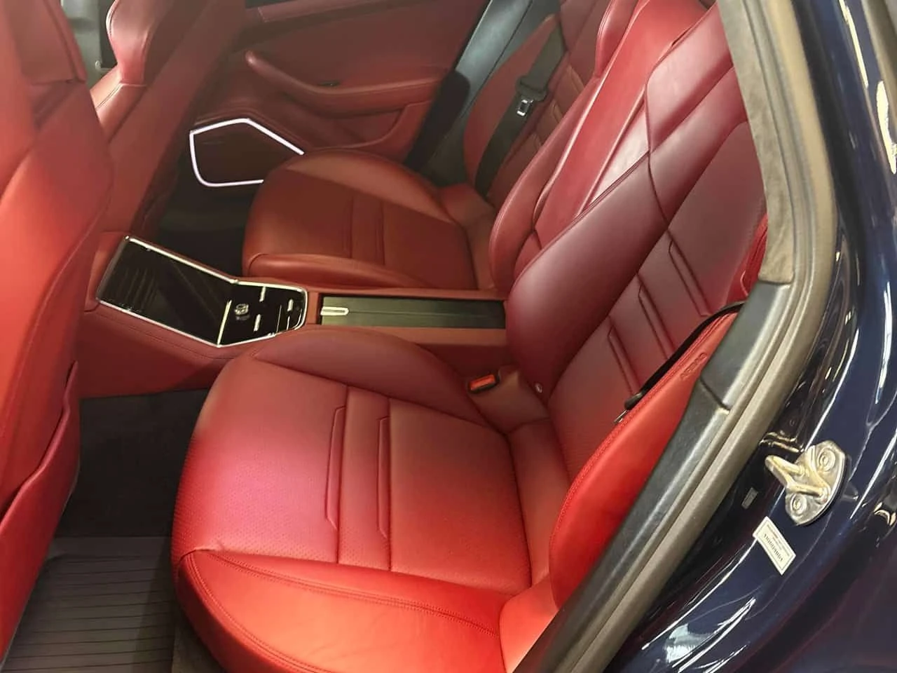 Porsche Panamera GTS  CARFAX, снимка 17 - Автомобили и джипове - 53871863