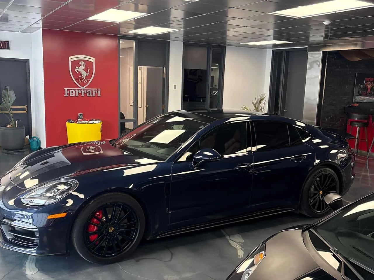 Porsche Panamera GTS  CARFAX, снимка 2 - Автомобили и джипове - 53871863