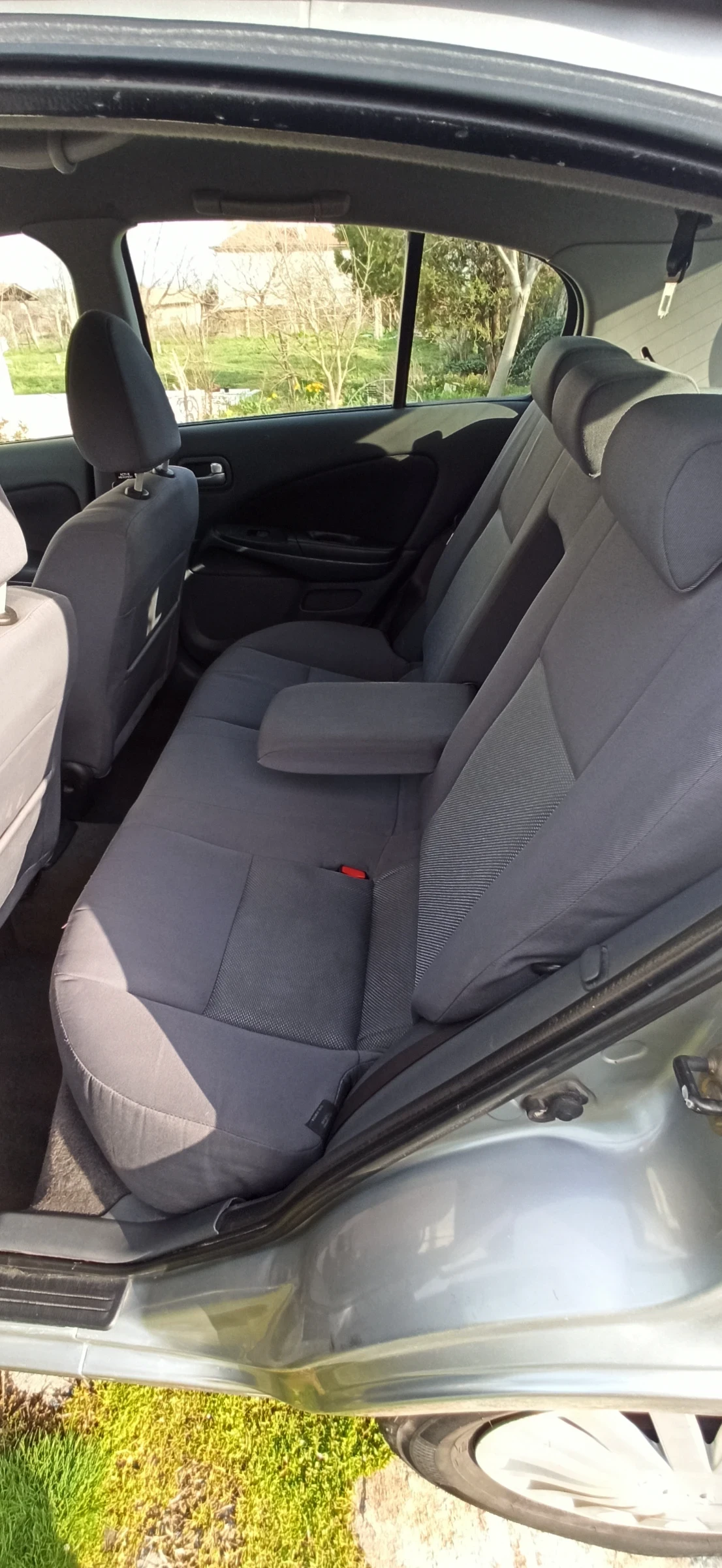 Nissan Almera 1, 5 98к.с, снимка 7 - Автомобили и джипове - 53937752