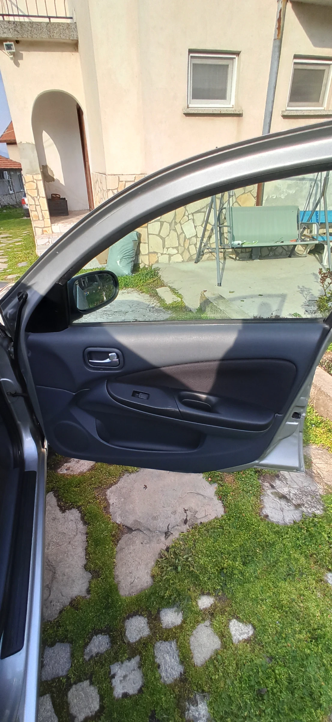 Nissan Almera 1, 5 98к.с, снимка 12 - Автомобили и джипове - 53937752