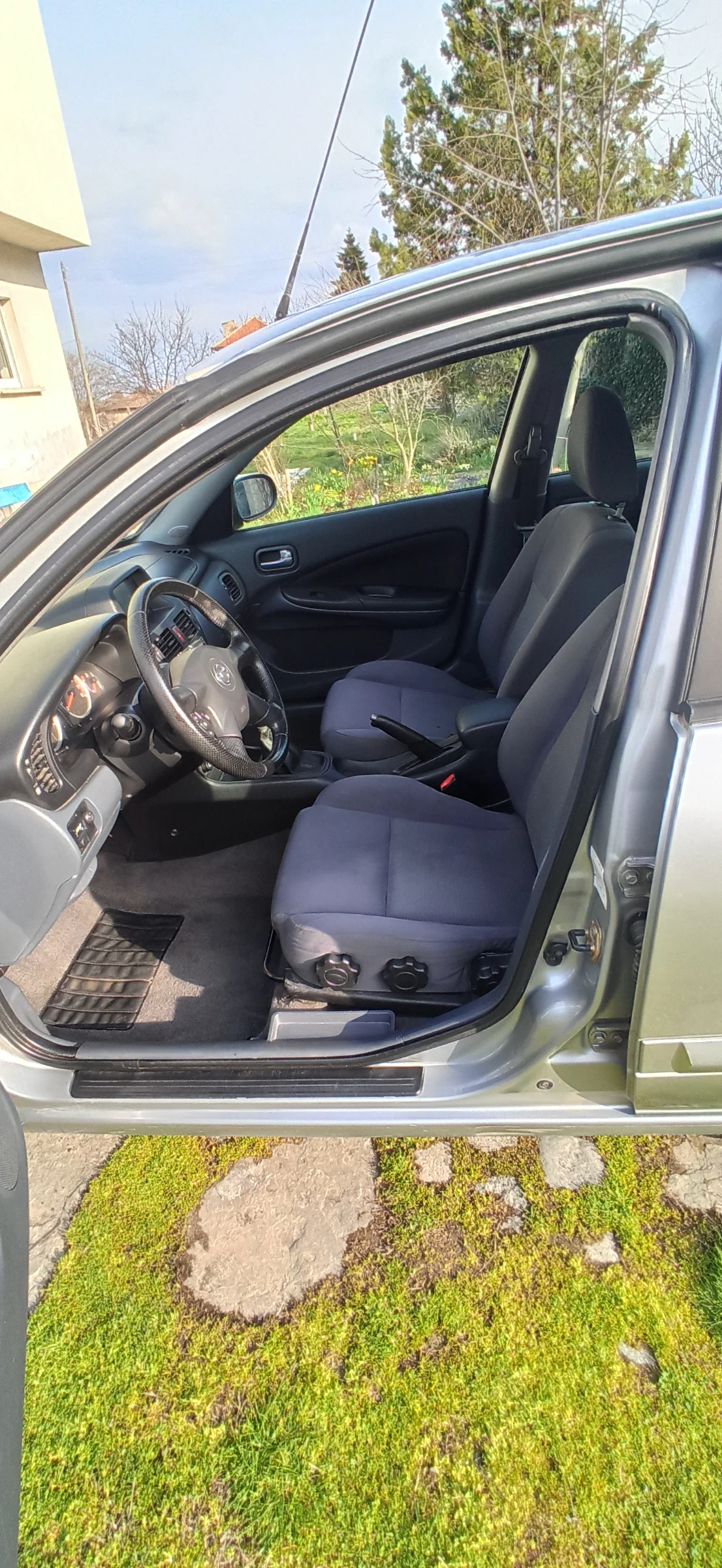 Nissan Almera 1, 5 98к.с, снимка 6 - Автомобили и джипове - 53937752