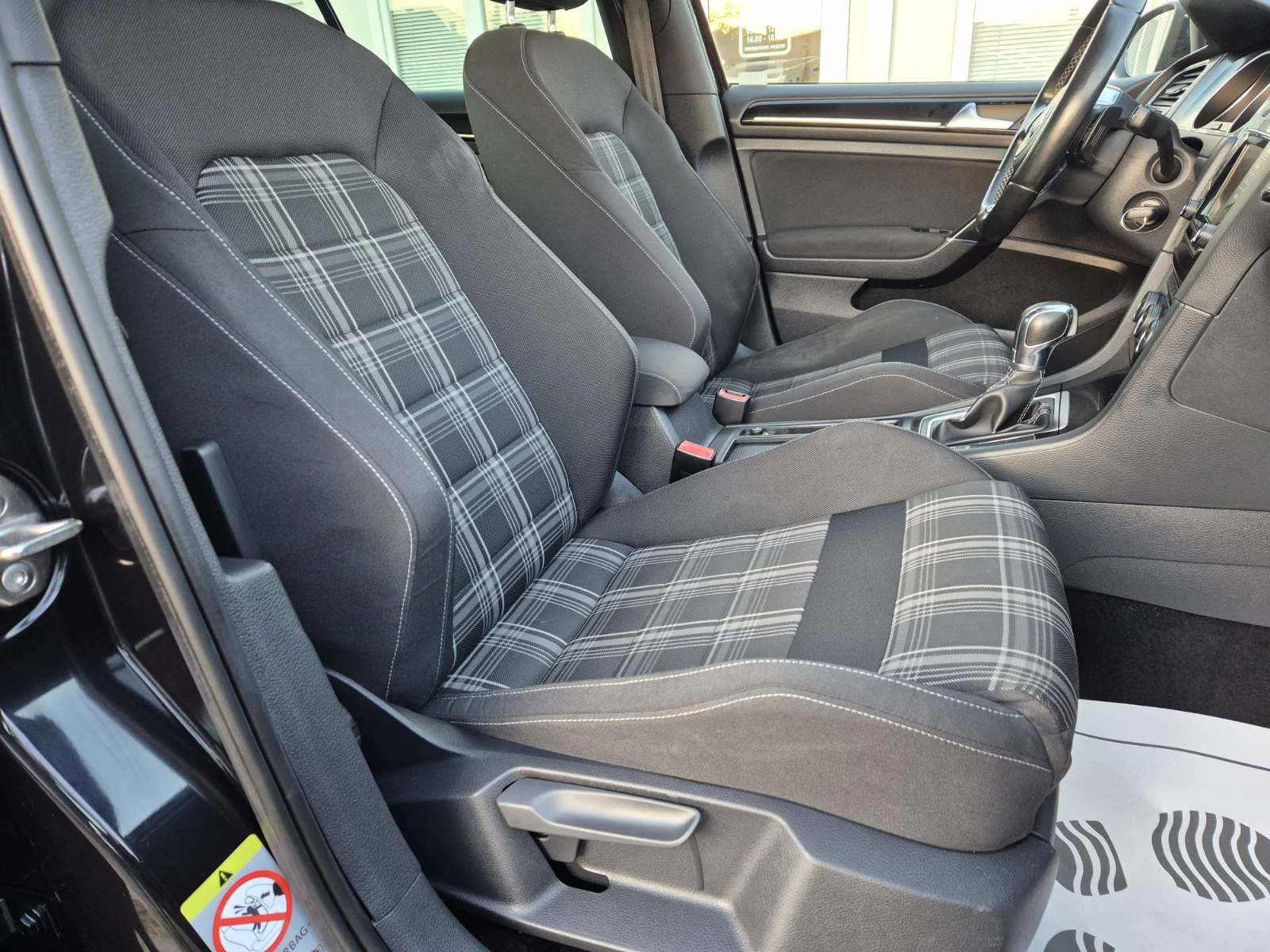 VW Golf GTD-2.0D-184кс--LED-DSG, снимка 12 - Автомобили и джипове - 54150932